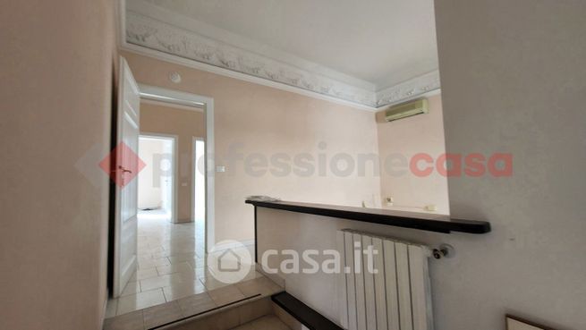 Ufficio in commerciale in Via 2 Giugno