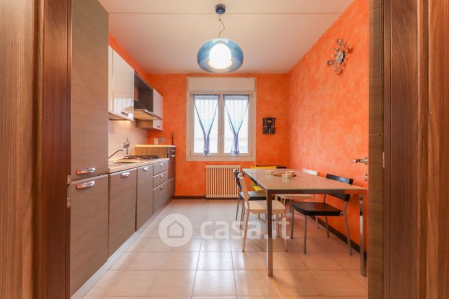 Appartamento in residenziale in Via Lame 236 -192