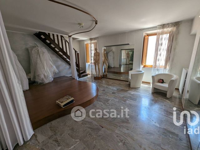 Appartamento in residenziale in Via Antonio de Nino 17