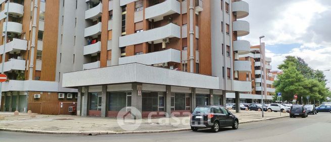 Attivitã /licenza (con o senza mura) in commerciale in Via Luigi Treggiari