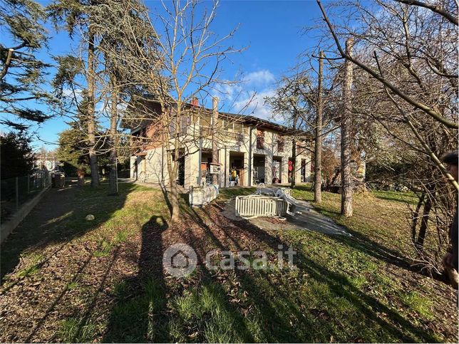 Casa indipendente in residenziale in Via Partecipanza 14