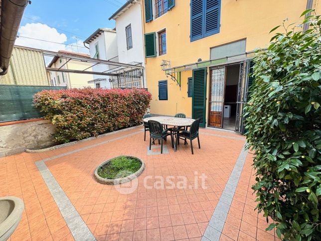 Casa indipendente in residenziale in Via Roma 63