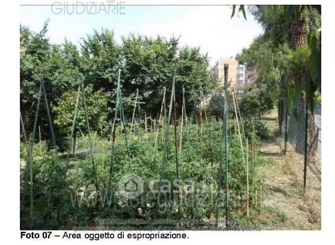 Terreno agricolo in commerciale in Via Alessandro Manzoni 50