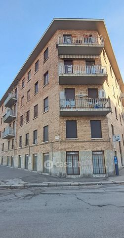 Negozio/locale commerciale in commerciale in Via Villa Glori 6