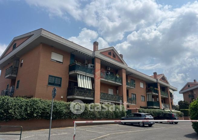 Appartamento in residenziale in Via Lago di Bolsena