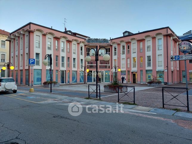 Garage/posto auto in residenziale in Via Carlo e Antonio Dal Pozzo 11