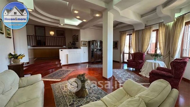 Villa in residenziale in 