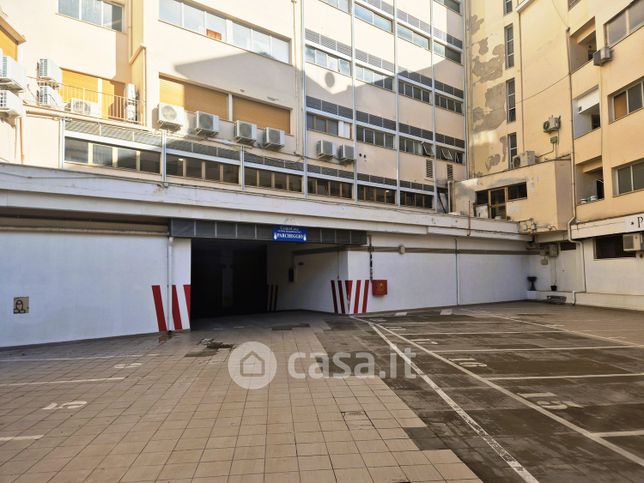 Garage/posto auto in residenziale in Via Giuseppe Rosati 4