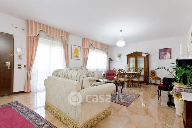Villetta a schiera in residenziale in Via Sassari 6