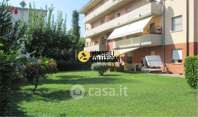 Appartamento in residenziale in Via Fratelli Rota 13