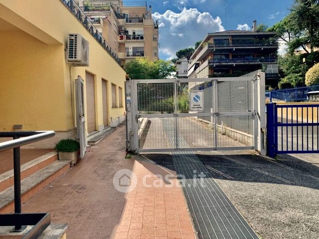 Box/posto auto in residenziale in Via Prossedi 5