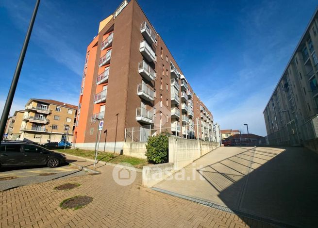Box/posto auto in residenziale in Via Omegna 25