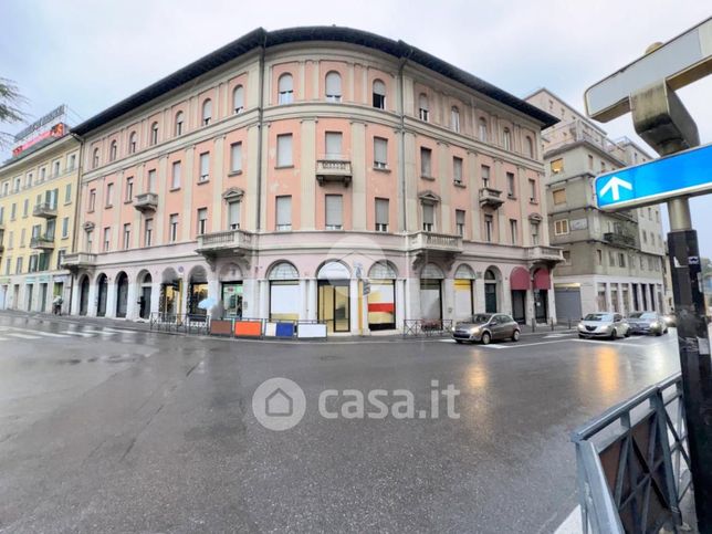 Ufficio in commerciale in Via Corsica