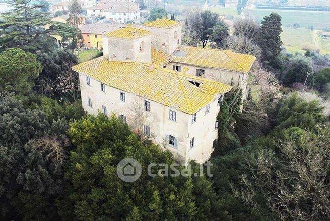 Villa in residenziale in Via della Bastia 9