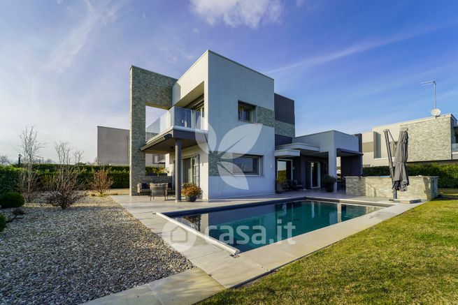 Villa in residenziale in Via Augusto Murri