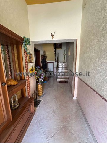 Casa indipendente in residenziale in