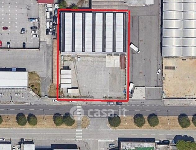 Capannone in commerciale in Strada Senza Nome
