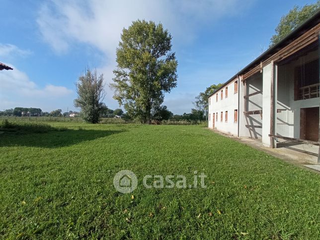 Villa in residenziale in 