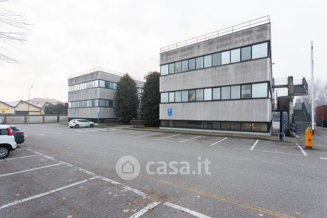 Ufficio in commerciale in Via Elisa Restelli