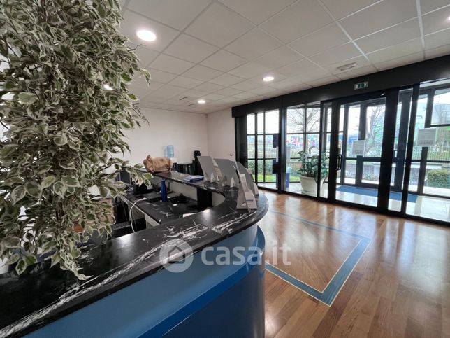 Capannone in commerciale in Viale Sant'Eufemia