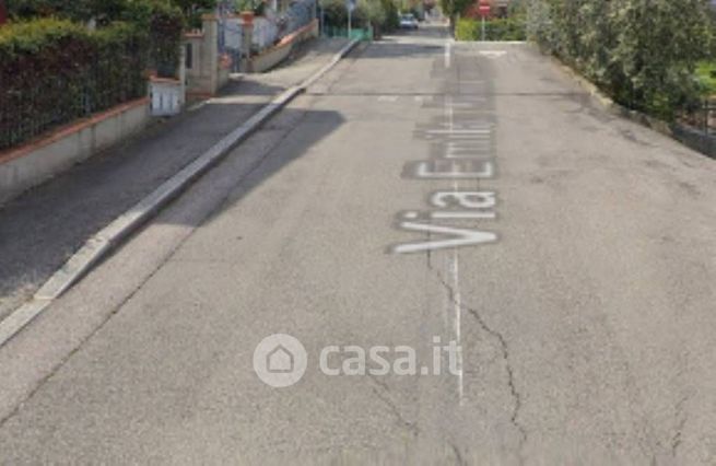 Terreno agricolo in commerciale in Via Emilio Alessandrini