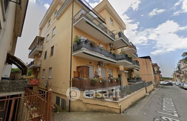 Box/posto auto in residenziale in Via Lombardia