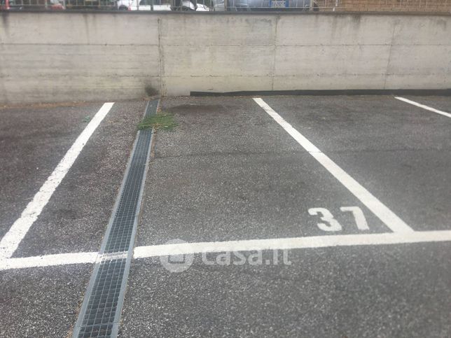 Box/posto auto in residenziale in Via P. Borsellino