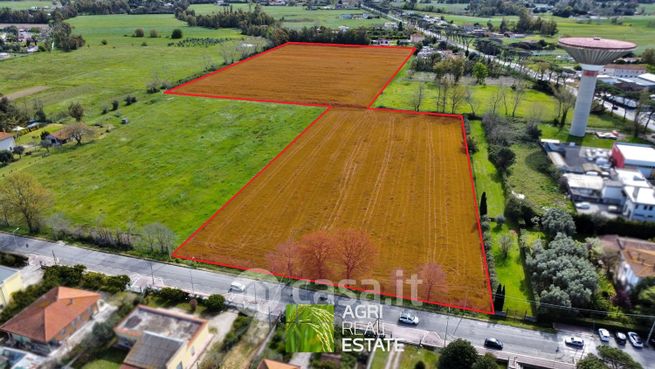 Terreno agricolo in commerciale in Strada Sabotino 32