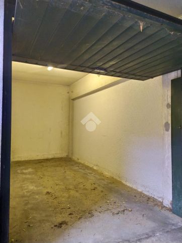 Box/posto auto in residenziale in Via Ivrea 14