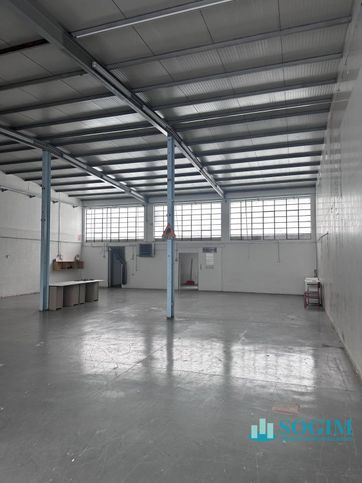 Capannone in commerciale in Via Asiago 16