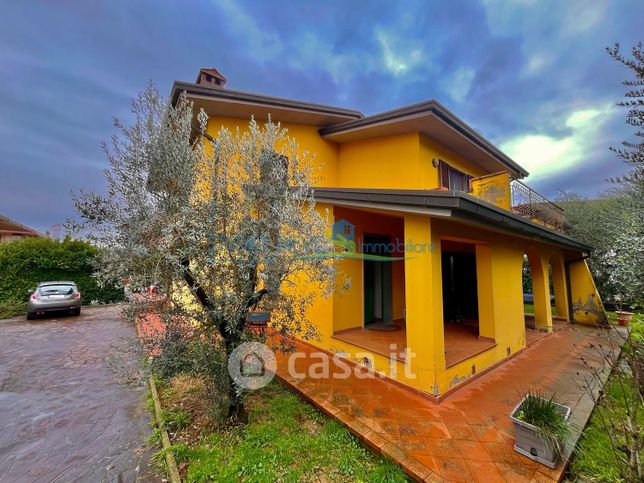 Villa in residenziale in Via Aldo Moro