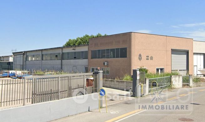 Capannone in commerciale in Via Caduti sul Lavoro 22 -26