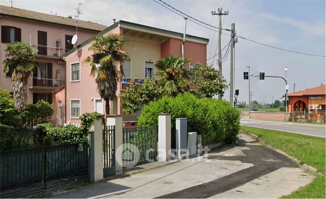 Villa in residenziale in Via Gramsci 37