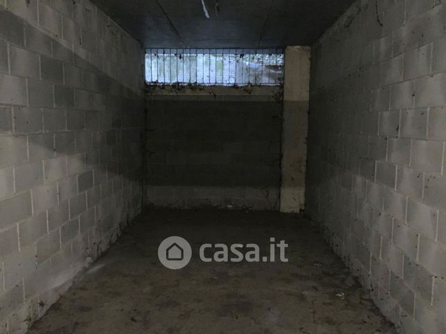 Box/posto auto in residenziale in Via San Vigilio 28