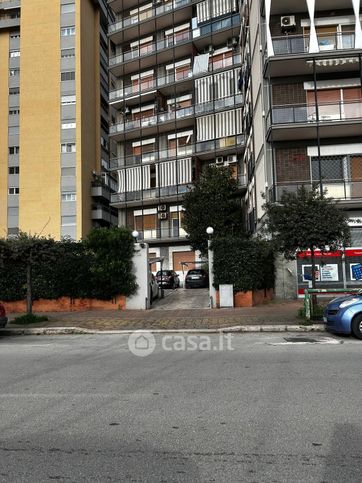 Box/posto auto in residenziale in Viale Magna Grecia 318