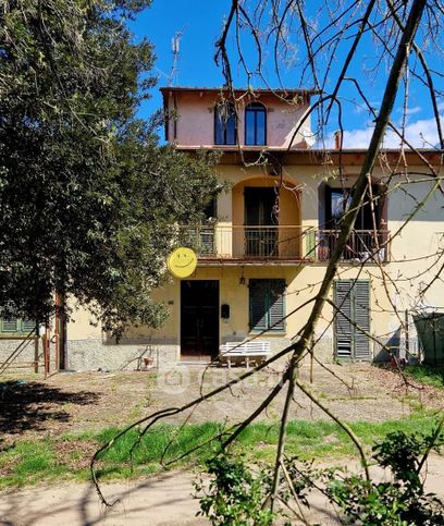 Rustico/casale in residenziale in Borro di Cetina