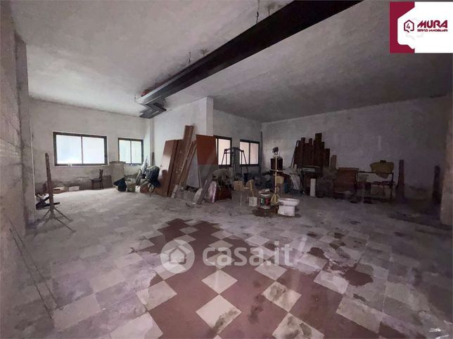 Ufficio in commerciale in Via Salvo d'Acquisto 86