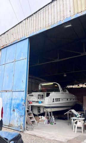 Capannone in commerciale in 