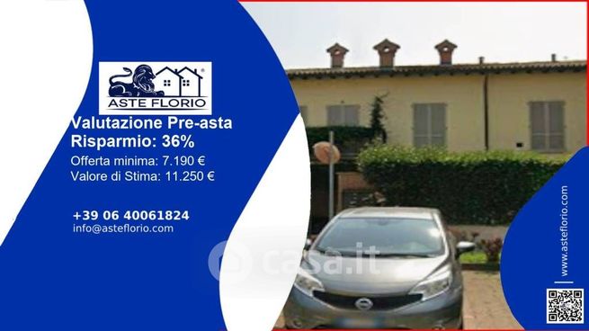 Box/posto auto in residenziale in Via Martiri della Libertà