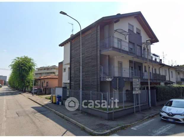 Appartamento in residenziale in Via Lainate 31