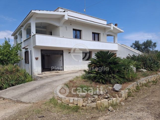 Villa in residenziale in Contrada santa caterina