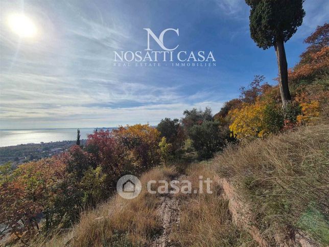 Terreno agricolo in commerciale in 