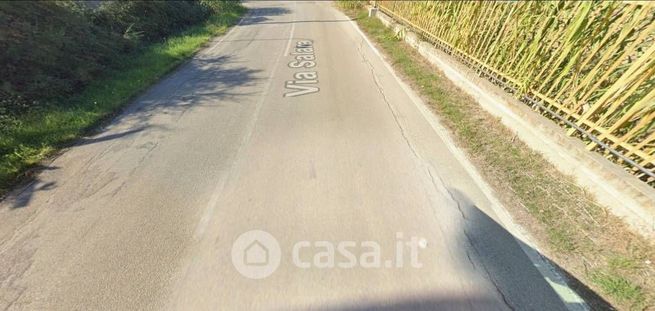 Capannone in commerciale in Via Volturno