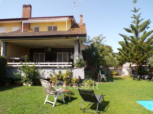 Appartamento in residenziale in Via dei Garofani 4