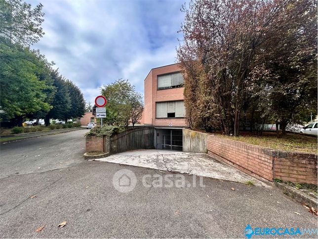 Garage/posto auto in residenziale in Via Lenin