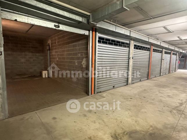 Box/posto auto in residenziale in Via Porrettana 69