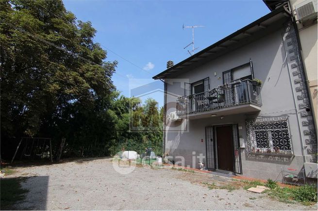 Casa bi/trifamiliare in residenziale in Via Canaletto