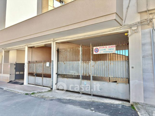 Box/posto auto in residenziale in Via Piero della Francesca 23