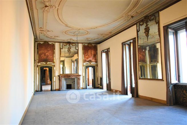 Ufficio in commerciale in Piazza di Santa Maria delle Grazie 1