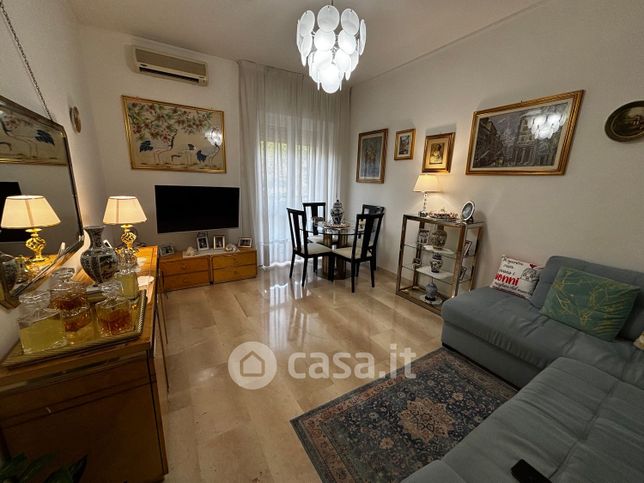Appartamento in residenziale in Piazza Carlo Caneva